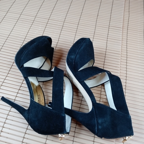 Michael Kors Criss Cross Black Suede Platform 5" h - Picture 8 of 10